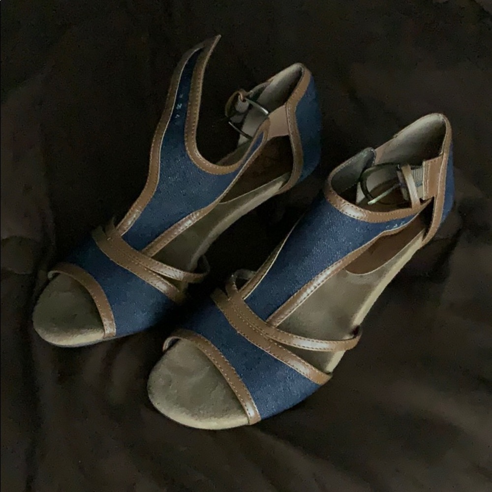 Women’s shoes
